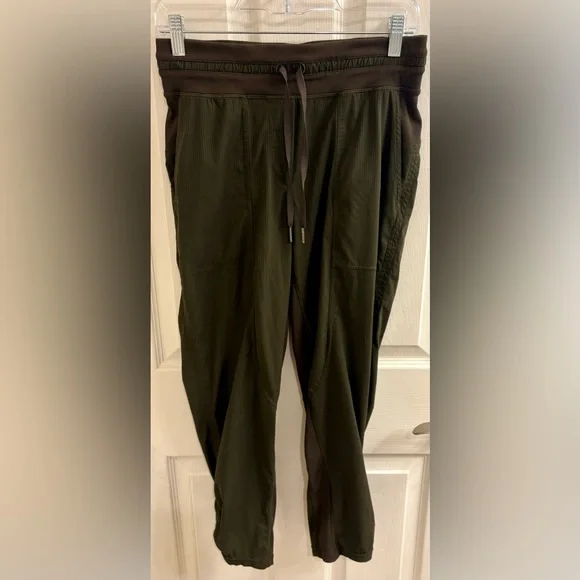Lululemon Dance Studio Crop II, Dark Olive, Size 6 - Picture 5 of 13